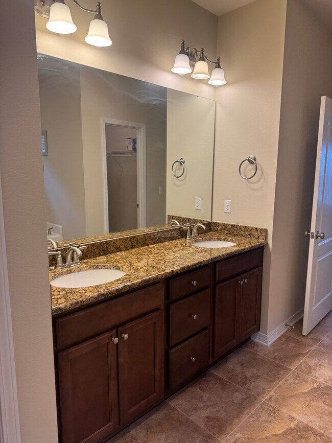 Building Photo - 156 Creve Core Dr