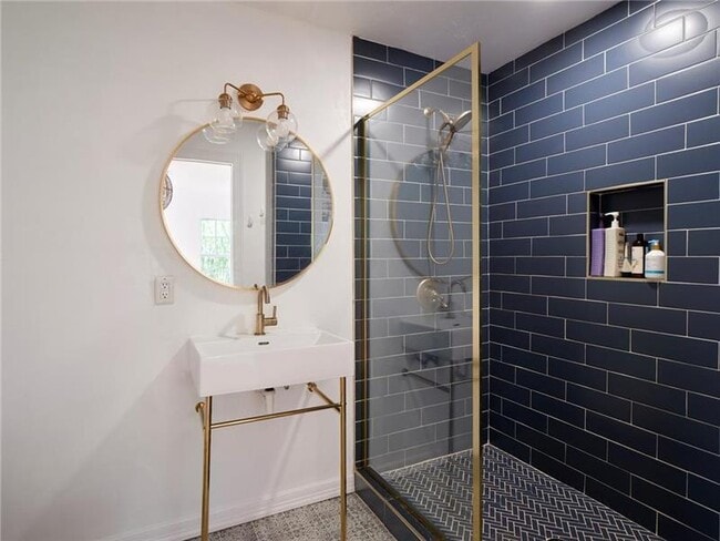 Building Photo - 817 NW 48th St