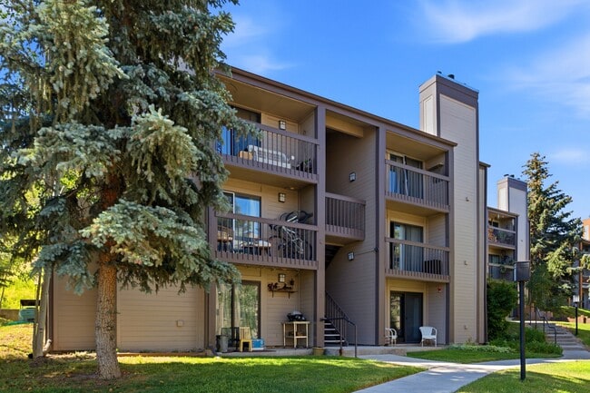 Building Photo - 1650 Upper Ironhorse Loop