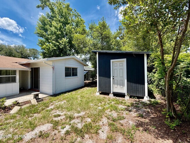 Building Photo - 5905 Renault Dr W
