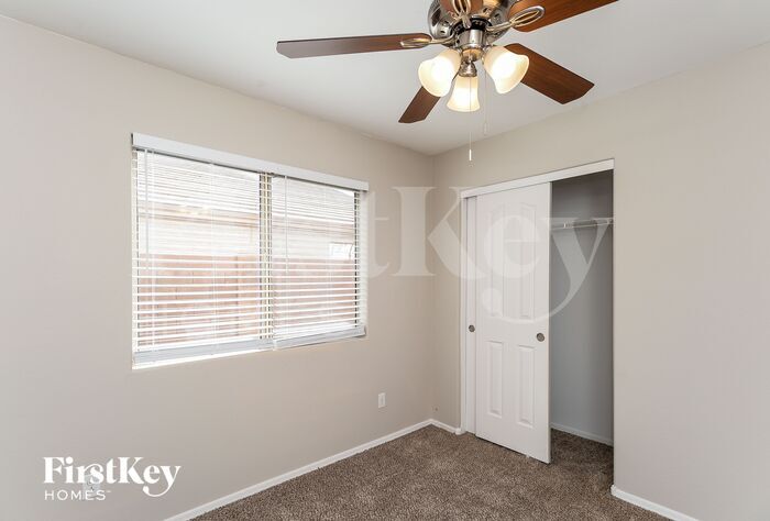 Building Photo - 2854 S Abbey