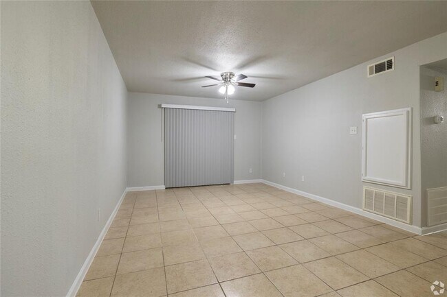 Building Photo - 13151 Walden Rd