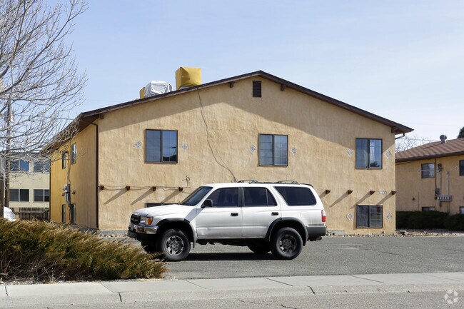 Building Photo - 2132 Norman Ln