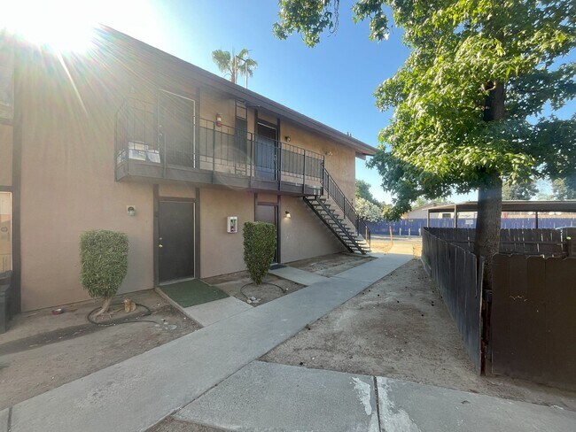 Building Photo - $500 OFF 1st Month Rent!! Upstairs Unit!!! Move in Ready!