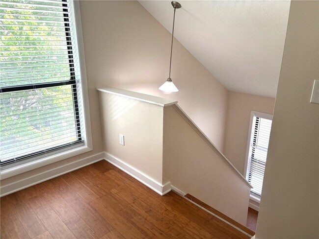 Building Photo - 504 Wynnes Ridge Cir SE