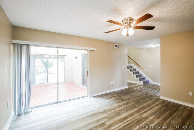 Building Photo - 14277 N Kendale Lakes Cir