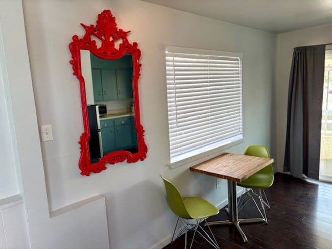 Building Photo - Humble Abode