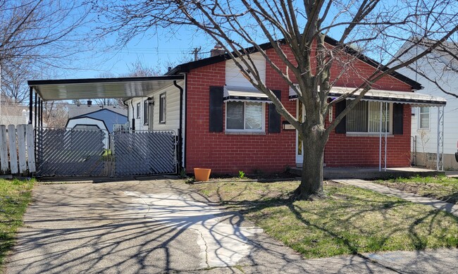 Primary Photo - 27460 Bohnhoff St