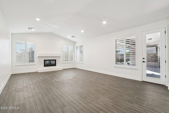 Building Photo - 6991 W Firebird Dr