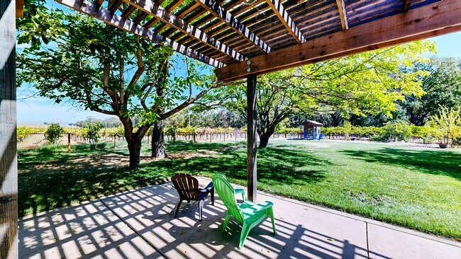 Building Photo - Country Charm Meets Vineyard Views! Two Bedroom Two bath with room to relax!