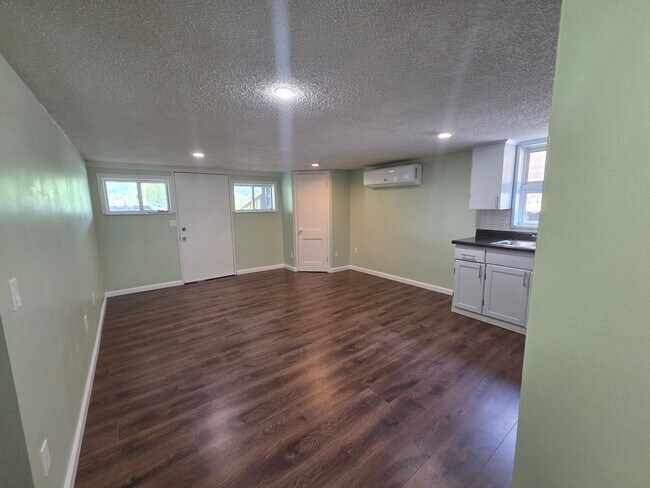 Building Photo - 2bedroom 1bath chalet style Mtn Retreat duplex
