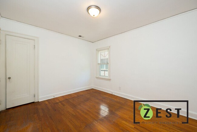 Building Photo - 17352 Roselawn St