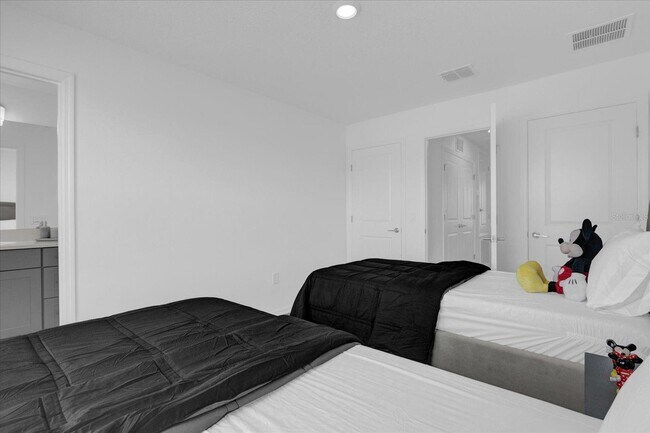 Building Photo - 3221 Skyline Lp