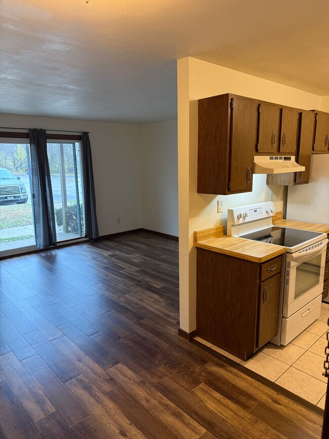 Building Photo - 4418 Eastridge Dr