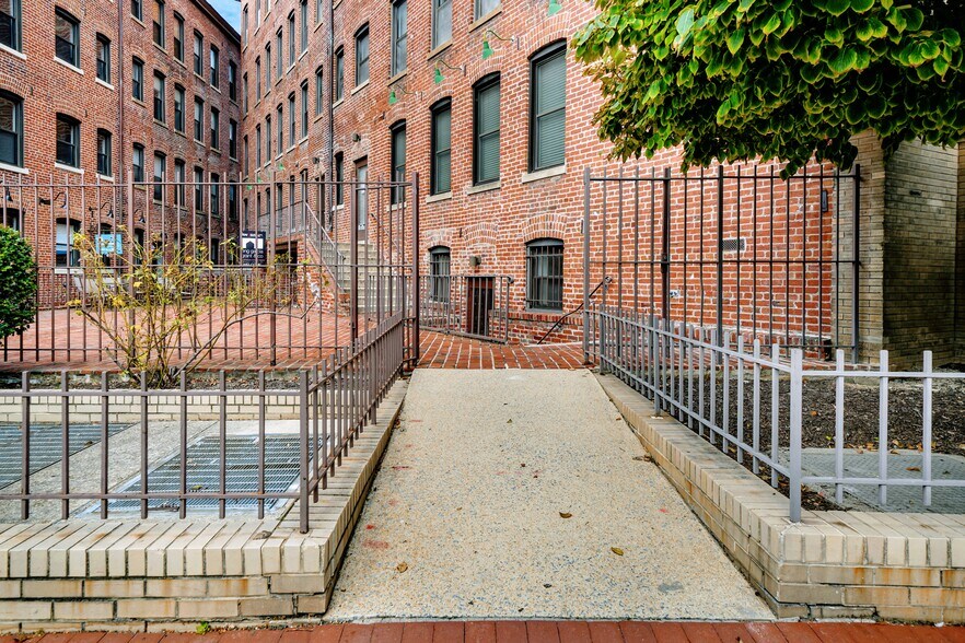 Building Photo - 1930 18th St NW