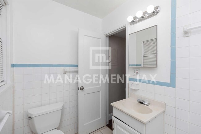 Building Photo - 1458 Royal Ct Ln