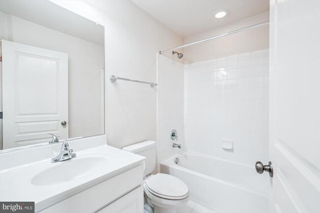 Building Photo - 12789 Lotte Dr