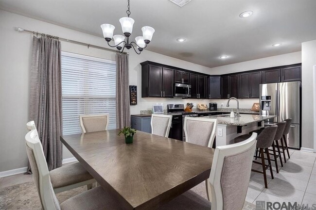 Building Photo - 18326 Sunset Park Dr