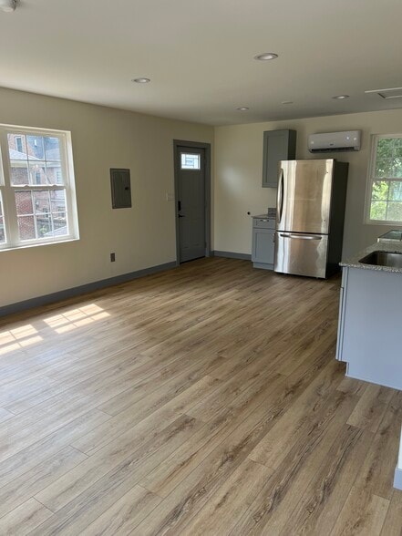 Building Photo - 4841 N Kenwood Ave