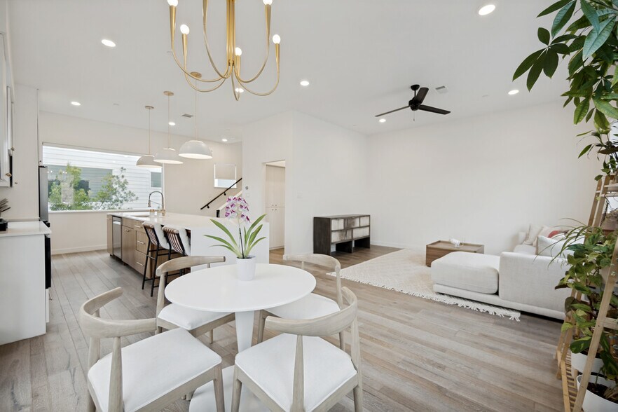 Dining/Living Room - 5018 Bryan St