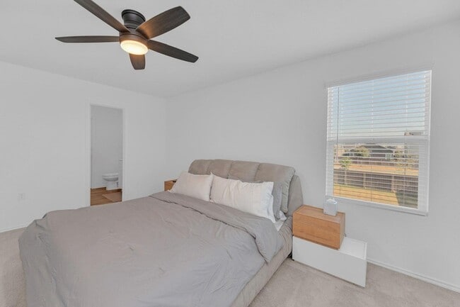 Building Photo - 2324 Willkomen Wy