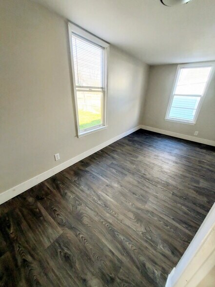 Building Photo - 1730 Park St