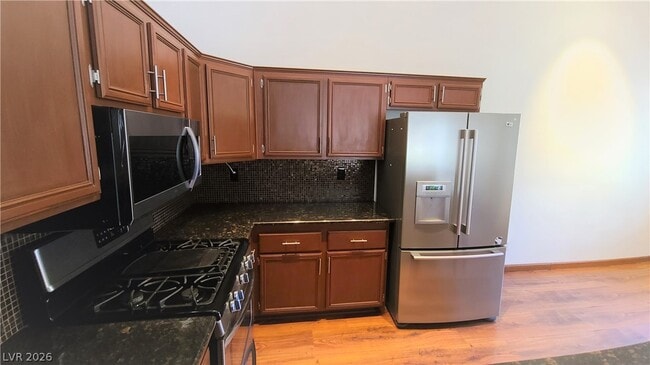 Building Photo - 2110 Los Feliz St