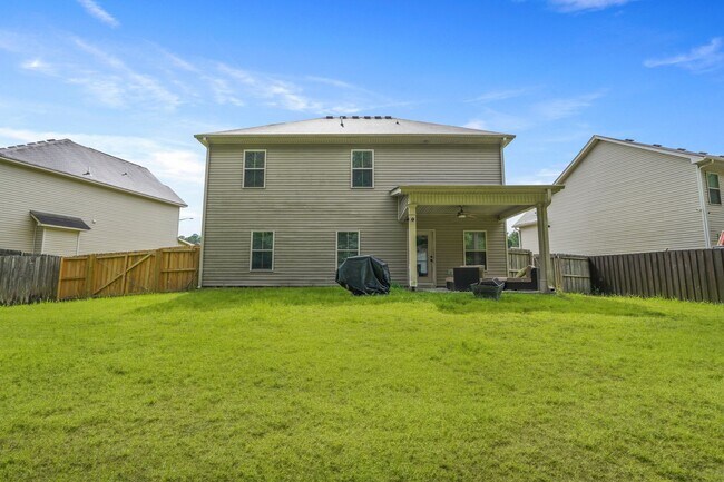 Building Photo - Spacious 4 Bedroom Home With Plenty of Space to Enjoy and Resort-style Amenities in Belmont Glen
