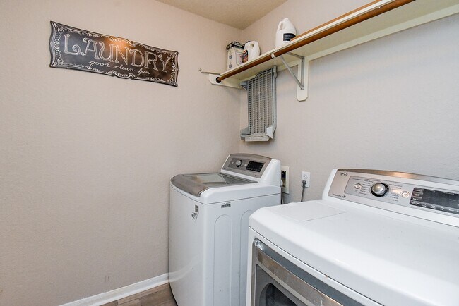 Building Photo - 14615 Cypress Cottage Ct