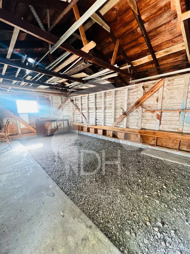 Building Photo - 1818 N Washington St