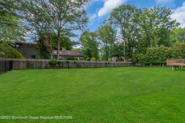 Building Photo - 265 Whalepond Rd