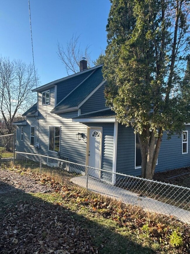 Building Photo - 426 Vaughn St