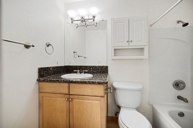 Building Photo - Delightful 1bed/1bath Condo located in the...