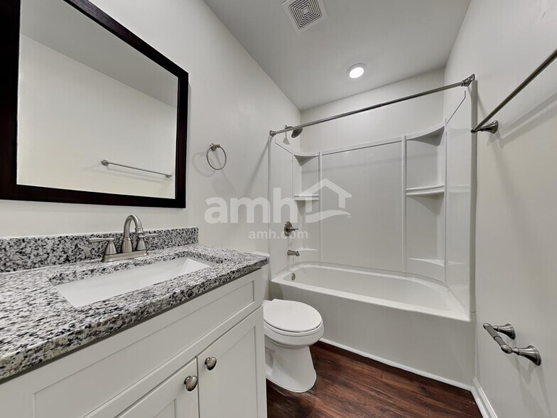 Building Photo - 515 S Fortune Way