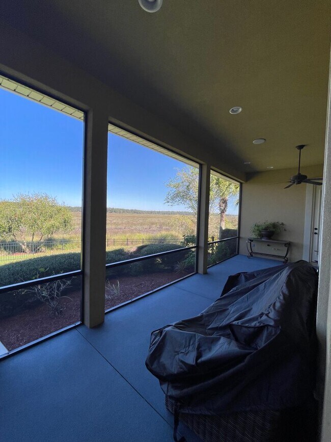 Building Photo - Luxury 3BR/3.5BA + Office in Winding River...