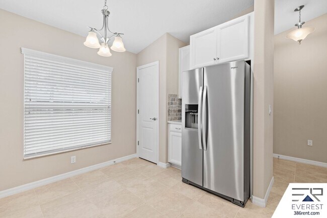 Building Photo - FULLY FENCED, LIKE NEW 4/3/2 ON A QUIET CUL-DE-SAC