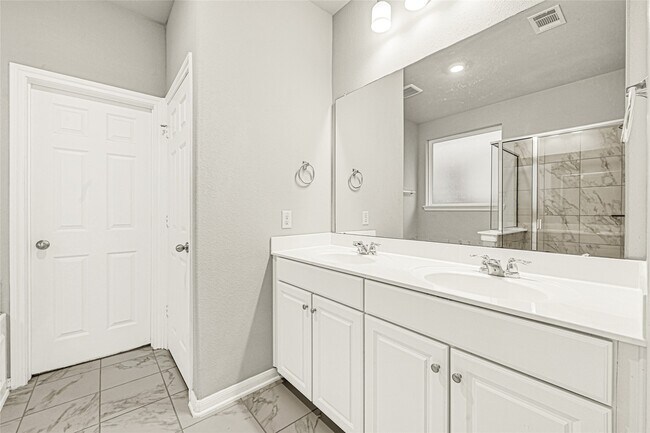 Building Photo - 13401 Emerald Mallard Dr