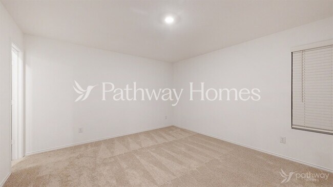Building Photo - 1352 Plum Rd