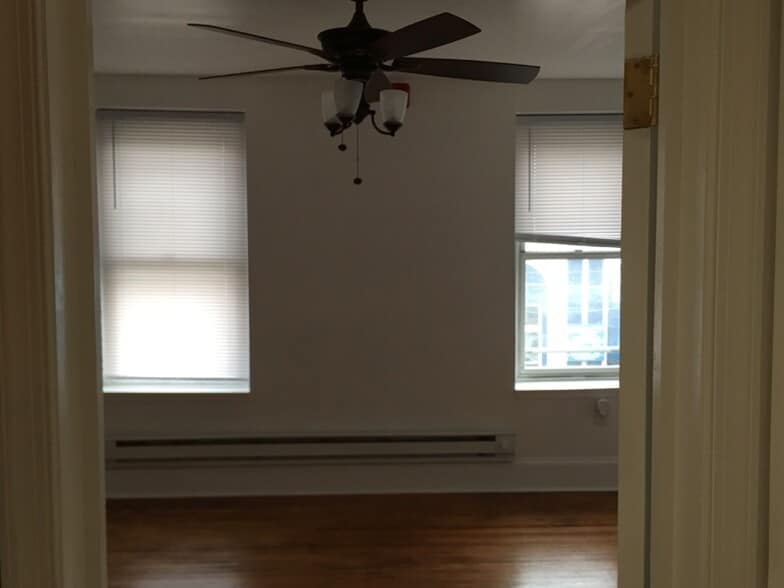 Building Photo - 1535 Sellers St