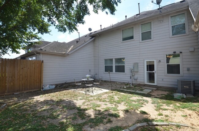 Building Photo - 2911 Meadowglen Cove