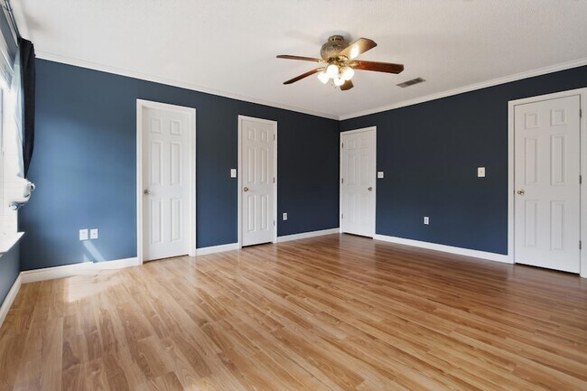 Building Photo - 4799 Coronado Cir