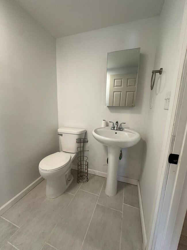 Building Photo - 109 E Jackson St