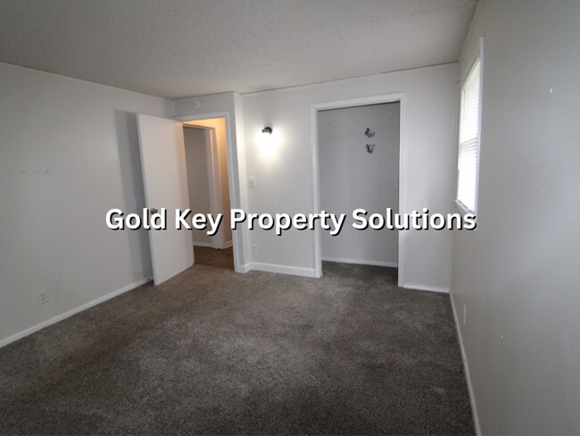 Building Photo - 4 Bed 1.5 Bath Home for Rent! (SECTION 8 APPROVED)