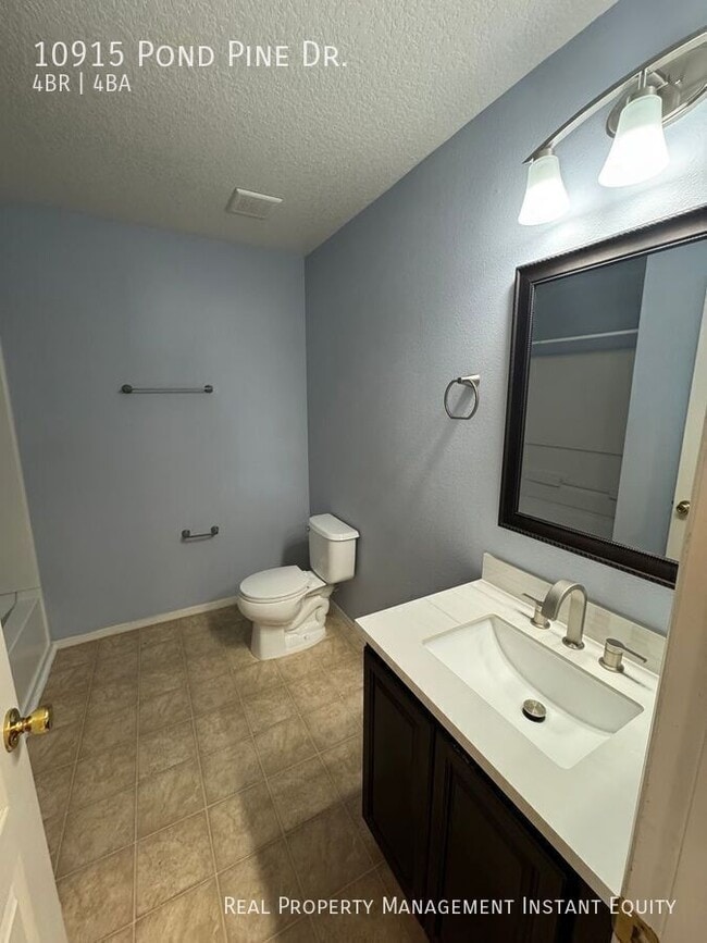 Building Photo - 10915 Pond Pine Dr