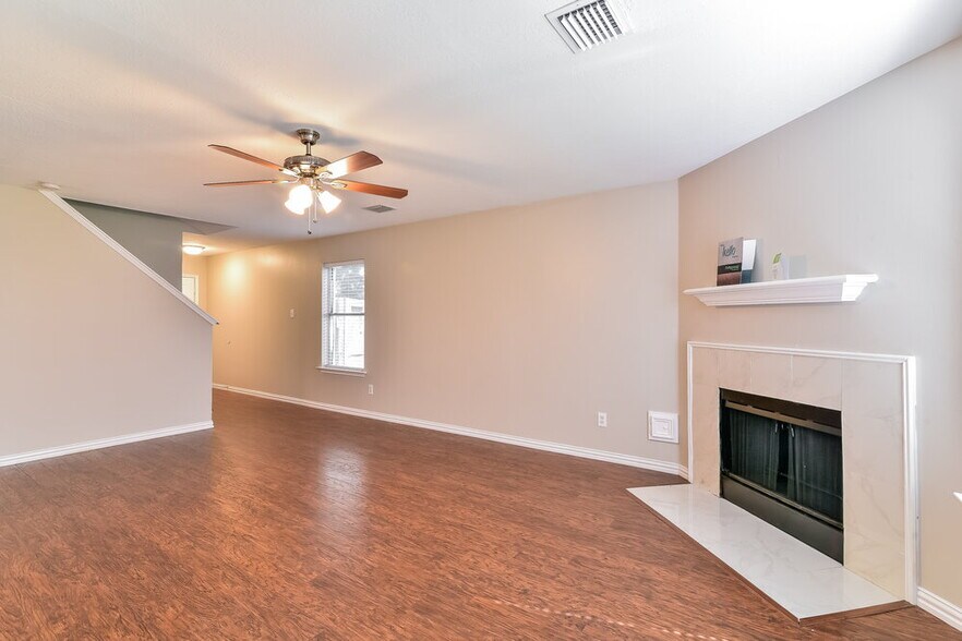 Building Photo - 9010 Walworth Dr