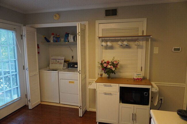 Building Photo - 1515 S Lumpkin St