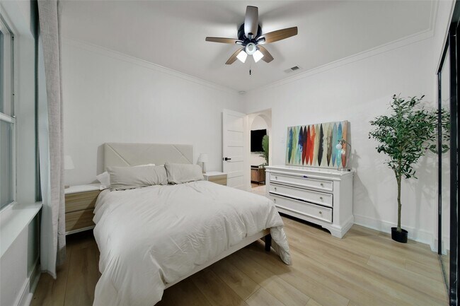 Building Photo - 140 S Timber Top Dr