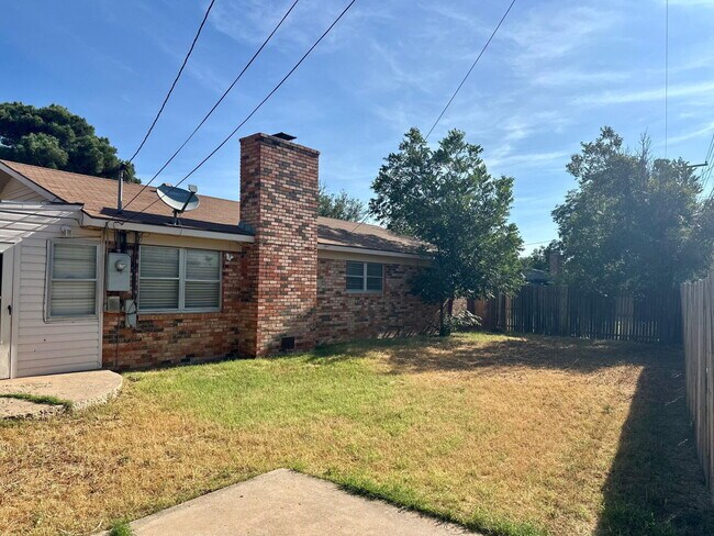 Building Photo - 5427 46th St