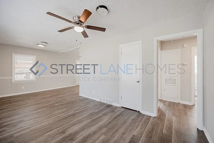 Building Photo - 2716 Walker St