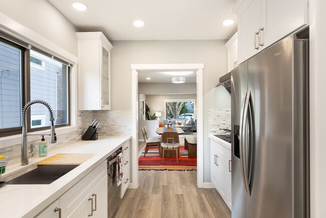 Building Photo - 4042 1st Ave NE